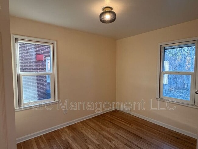 Building Photo - 16121 W Parkway St