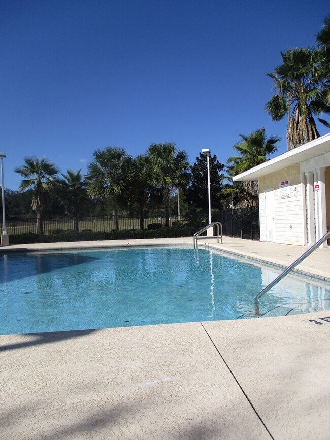 Foto del edificio - Charming 2/2 townhouse in Eagle Trace