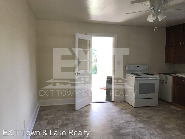 Building Photo - 3 br, 1 bath House - 306 N. Main St.
