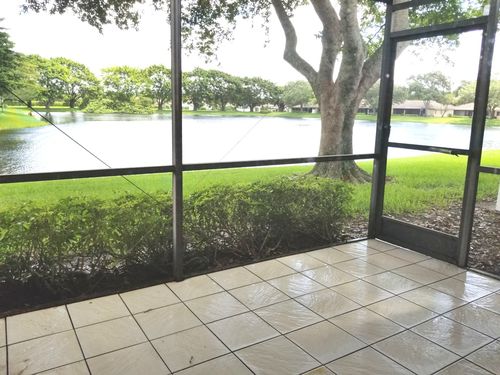 Foto del edificio - 8889 Windtree St