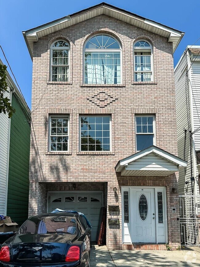 Building Photo - 59 Nelson Ave