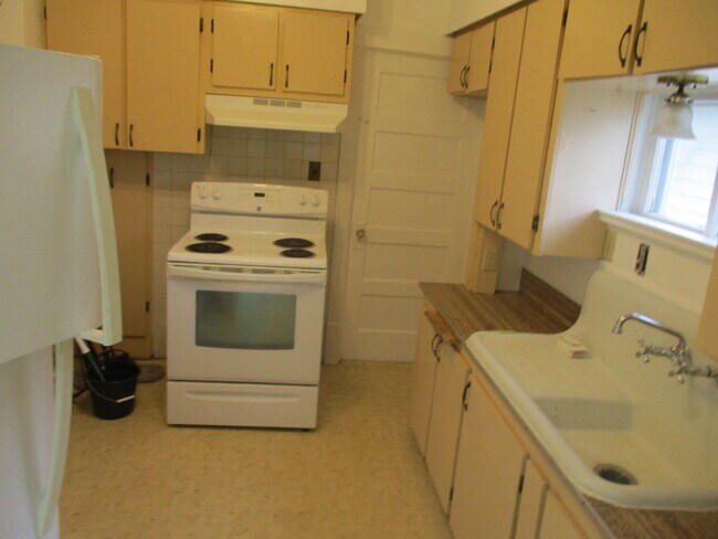 Foto del edificio - 419 E 6th St