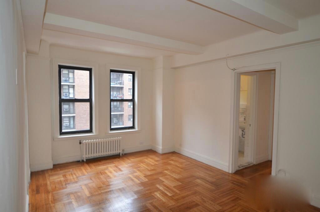 Foto principal - 201 W 34th St