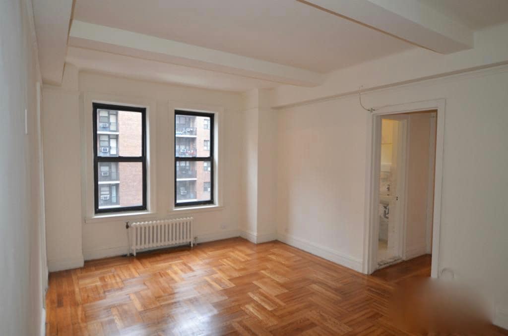 Primary Photo - 201 W 34th St