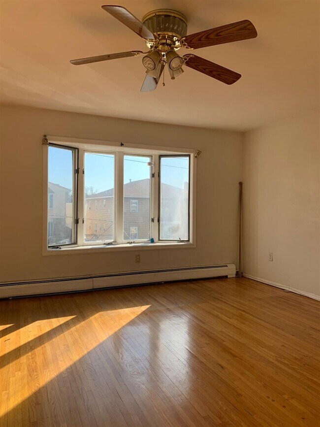 Foto del edificio - 1434 43RD St