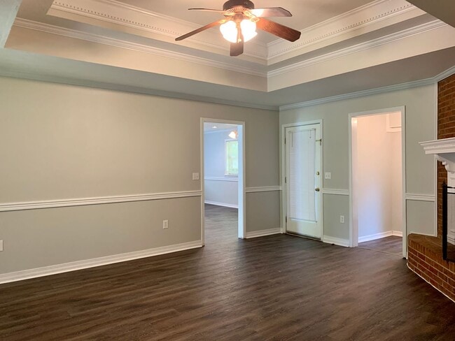 Building Photo - 3/2 For Rent in Madison!