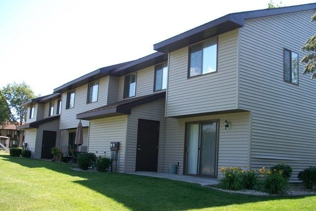 Building Photo - 424 E Elm St