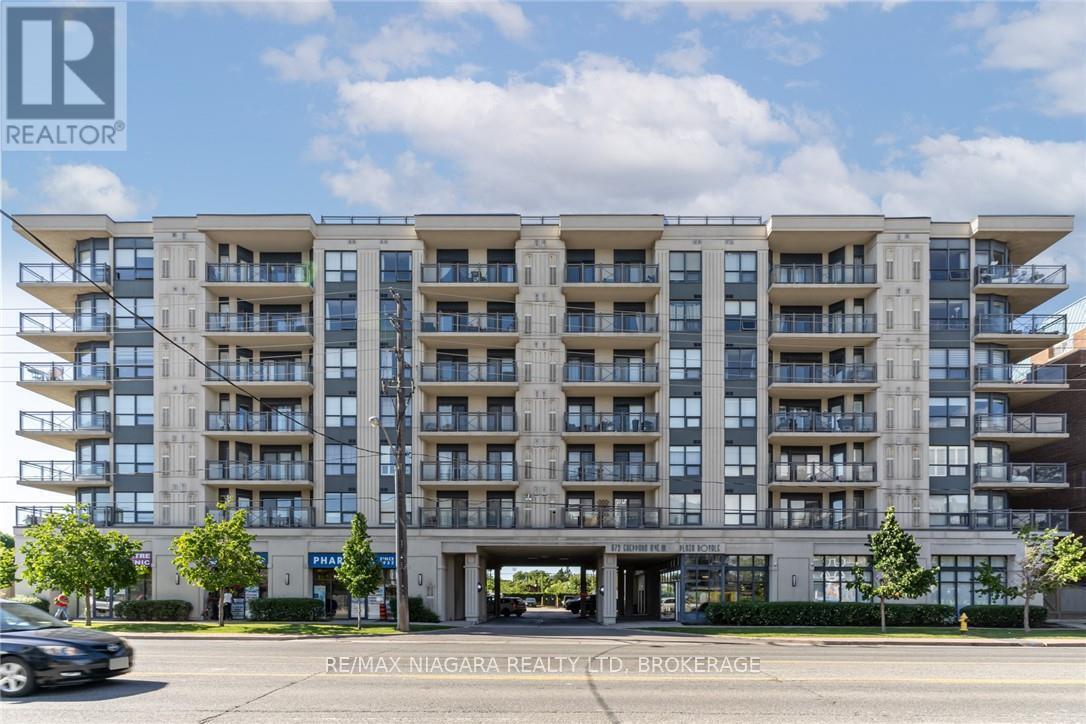 Photo principale - 872-872 Sheppard Ave W