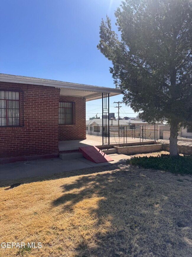 Foto del edificio - 1100 E River Ave