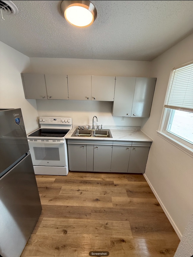 Building Photo - Seward Apartments