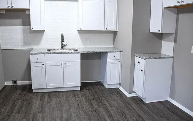 Building Photo - Don't Miss Out on This Charming 3 Bed, 1 Bath Home in South Kansas City!