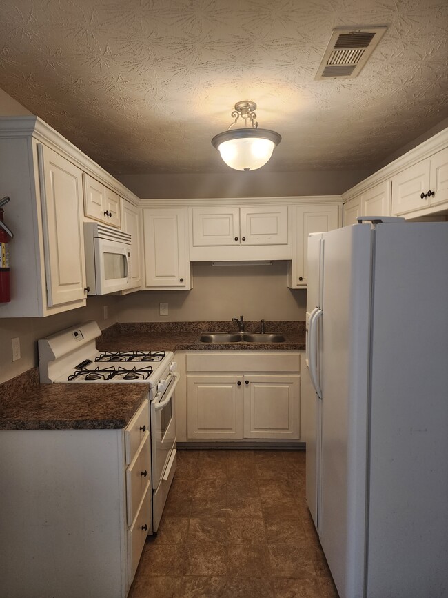 Building Photo - 97 Caboose Ct NW