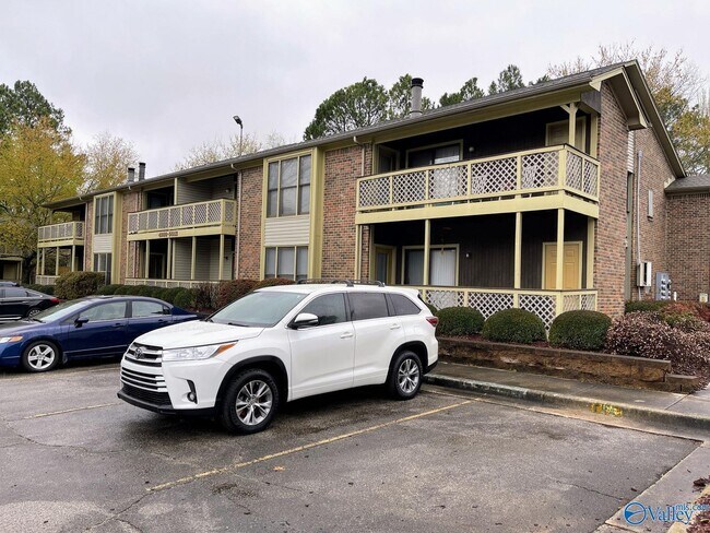 Foto del edificio - 5001 7 Pine Cir