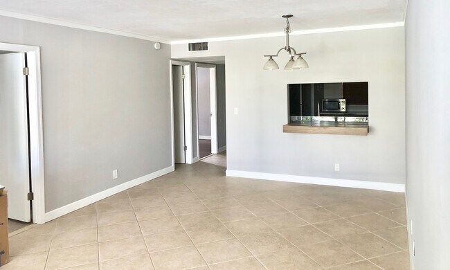 Foto del edificio - 9230 Lagoon Pl