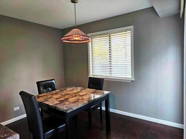 Foto del edificio - 1712 Wildwood Ln