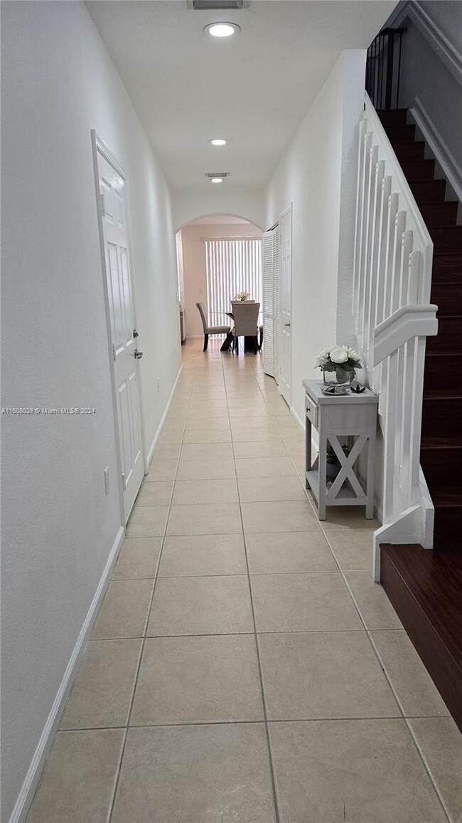 Building Photo - 245 Las Brisas Circle Apt #2, Weston, FL 3...