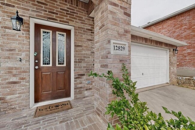 Photo - 12829 Pearson Dr House