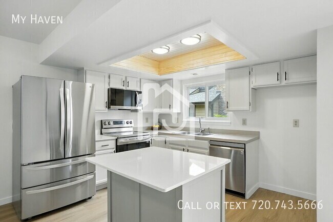 Foto del edificio - 10830 W Evans Ave