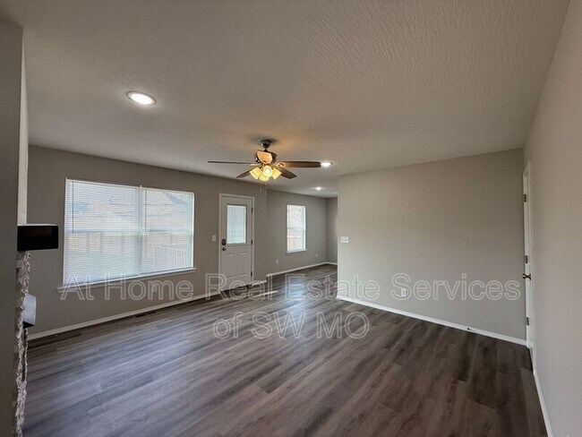 Foto del edificio - 822 E Watermill Cir