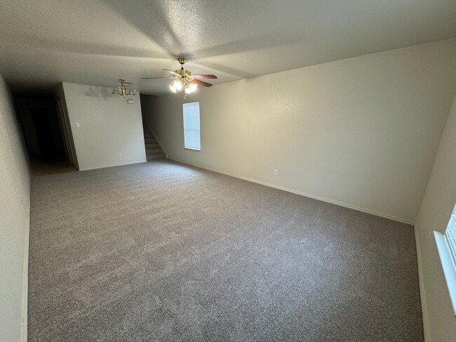 Building Photo - 196 Ryan Cir