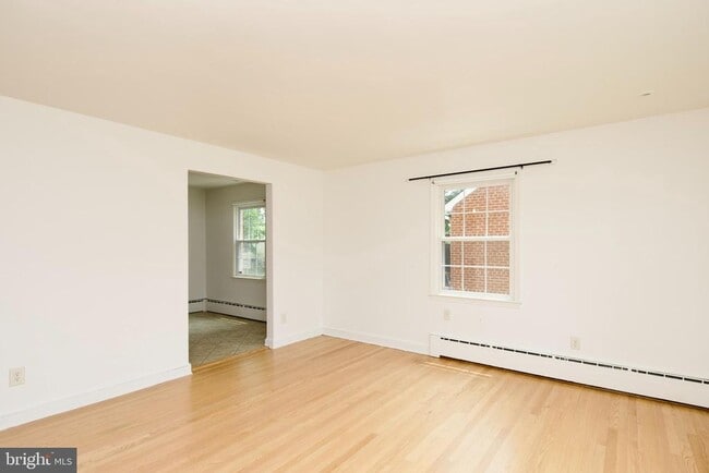 Building Photo - 6700 Livingston Rd