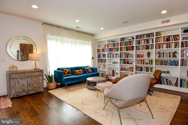 Foto del edificio - 1528 Spring Pl NW