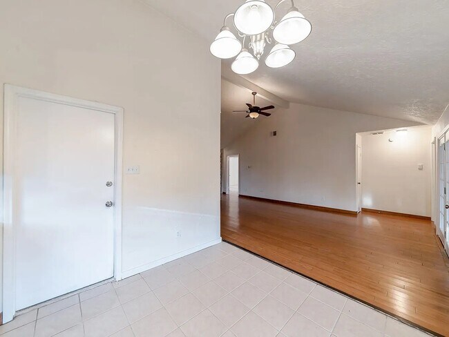 Foto del edificio - 16727 Royal Mile Ln