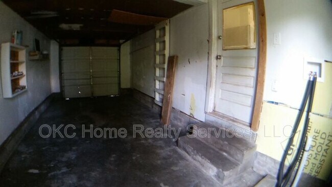 Foto del edificio - 1620 W Britton Rd