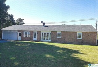 Building Photo - 2367 PA-100