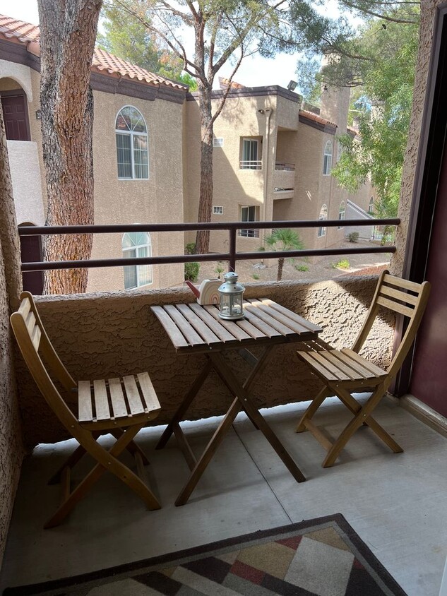 Primary Photo - Resort Style Condo At The Lakes