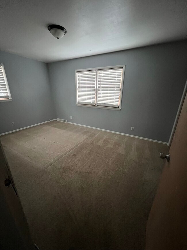 Master bedroom with two closets - 10439 W Silver Spring Dr
