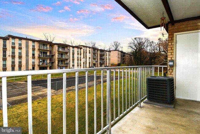 Foto del edificio - 5207 Newton St