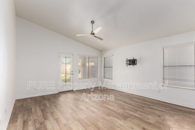 Building Photo - 4718 E Mossman Rd