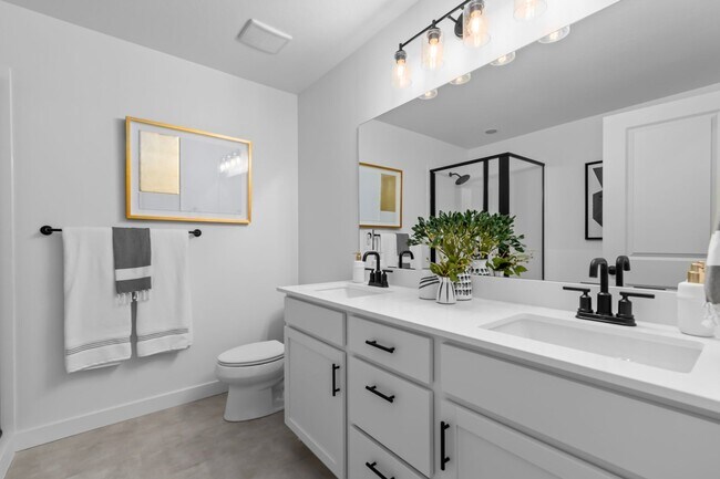 Foto del edificio - $2,000 OFF!!! 4-bed, 3.5-bath Townhome Available early July