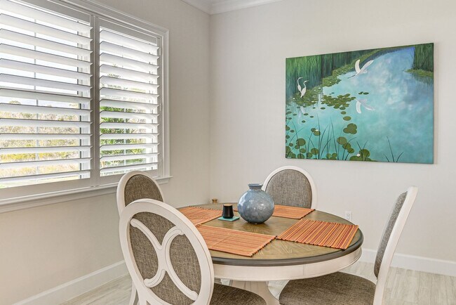 Foto del edificio - 6983 Saona CT