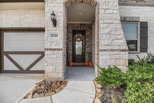 Foto del edificio - 7018 Terra Dr