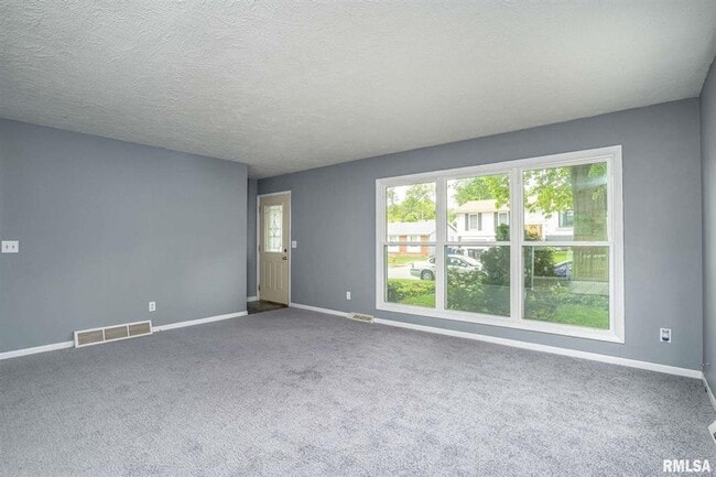 Building Photo - SW 424/426 30th Ave duplex