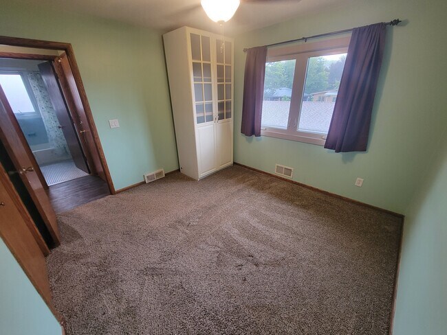 Foto del edificio - 3715 Buchanan St NE