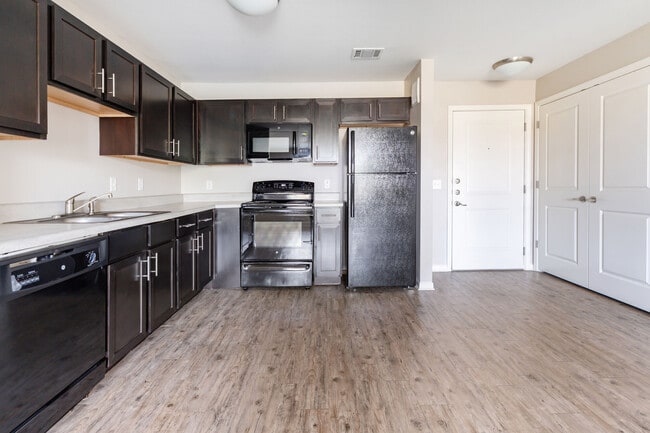 Building Photo - Sansom Pointe Senior