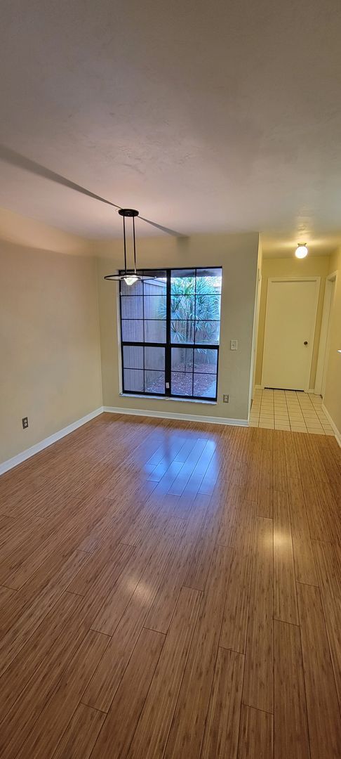 Foto del edificio - 2 Bedroom/2 Bath Townhome in Rockwood Villas