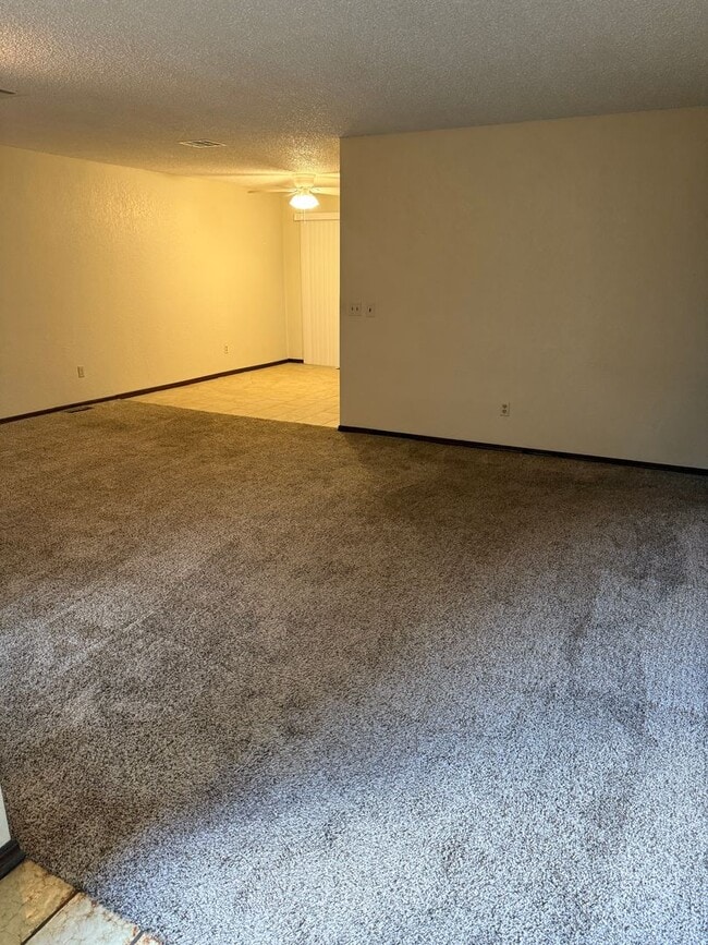 Building Photo - 1018 Summerton Pl