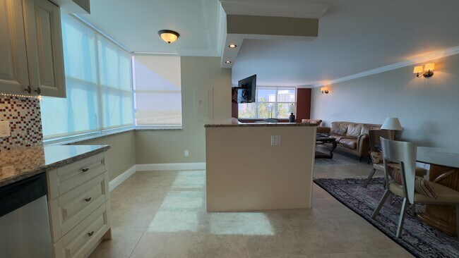 Foto del edificio - 5200 N Ocean Blvd