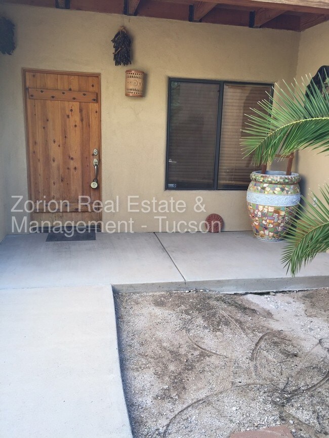 Building Photo - 10985 E. Tanque Verde Road