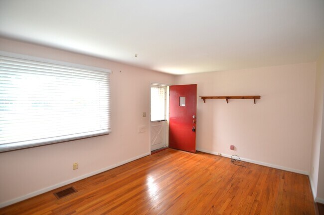 Foto del edificio - 4625 Orchard Ln