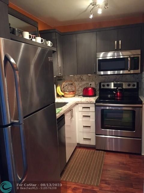 Foto del edificio - 1900 S Ocean Blvd