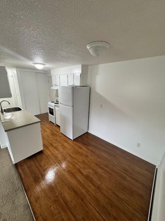 Foto del edificio - 718 State Ave N