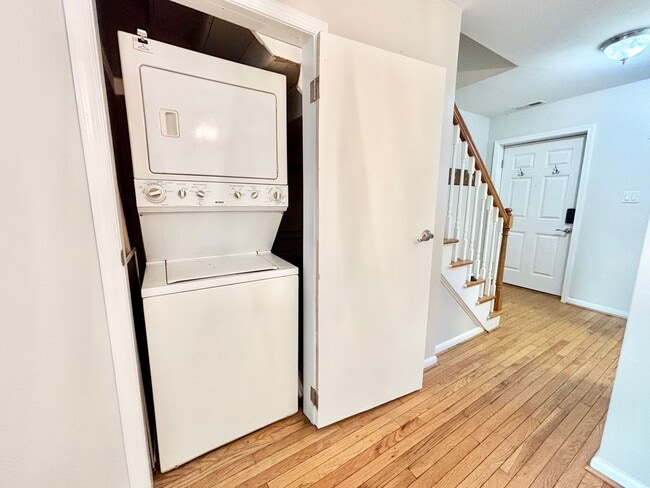 Foto del edificio - Gorgeous Condo in Willoughby Beach