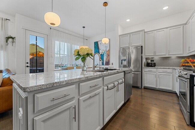 Foto del edificio - 10930 Brambling Wood Dr