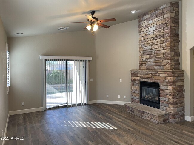 Foto del edificio - 17416 N 170th Ln