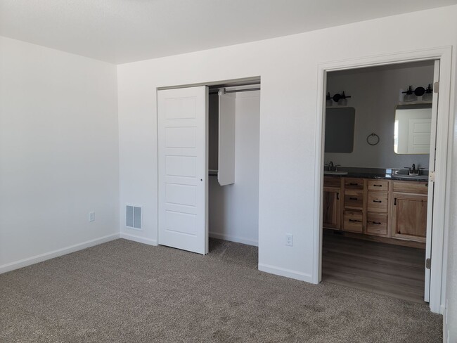 Building Photo - 914 Concerto Lane